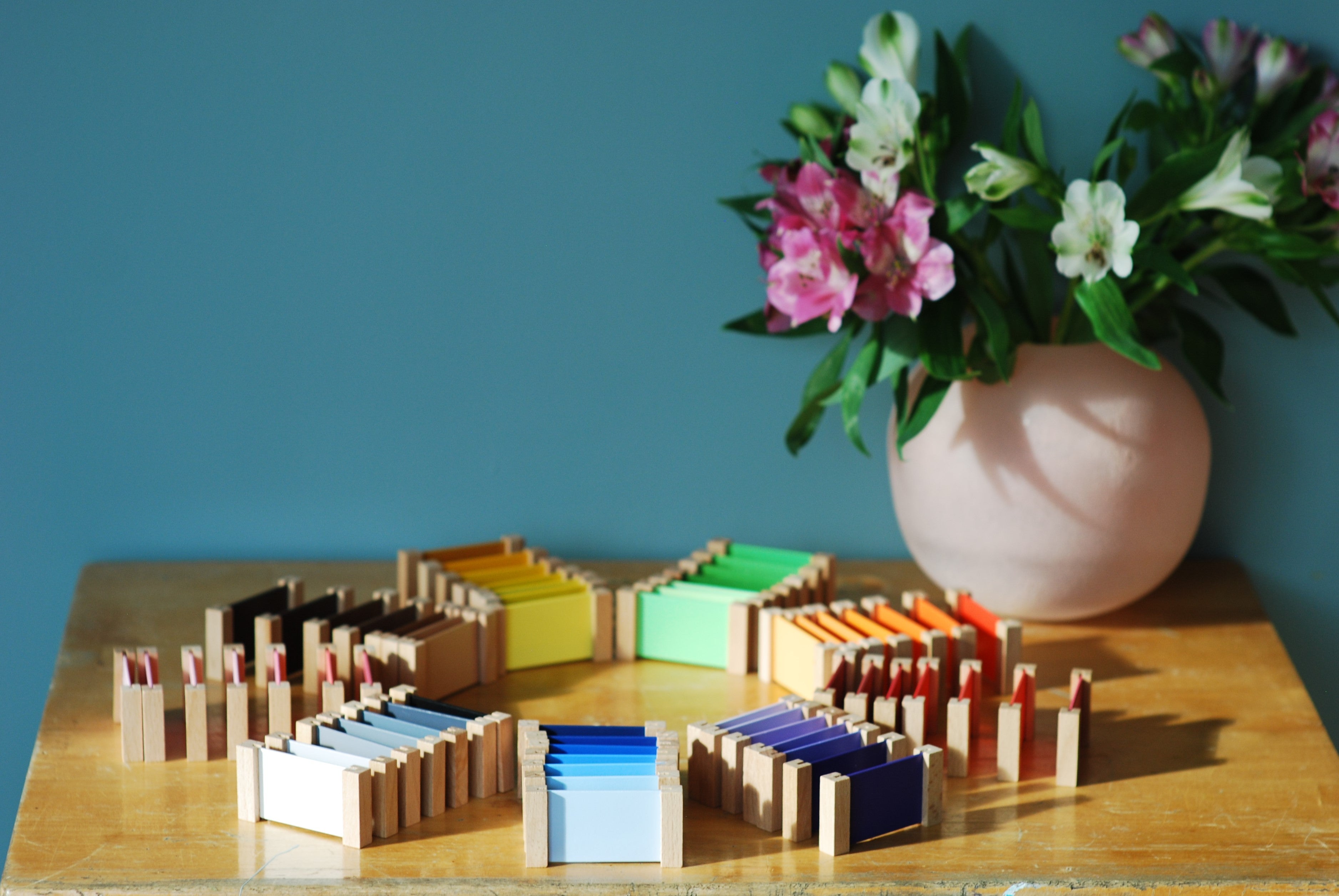 Montessori læringsmateriell | Lær med sansene