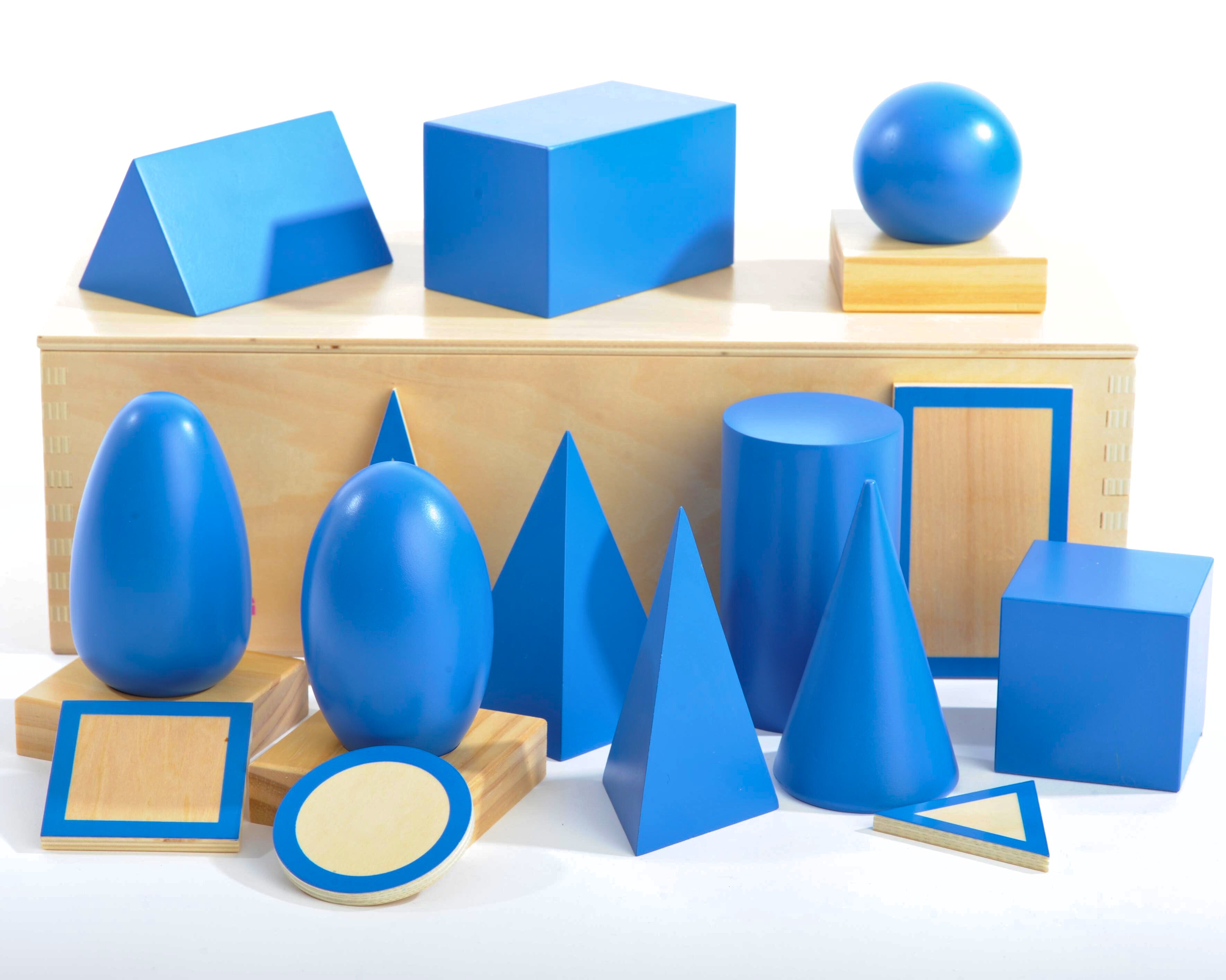 De geometriske figurene kommer i en solid boks.