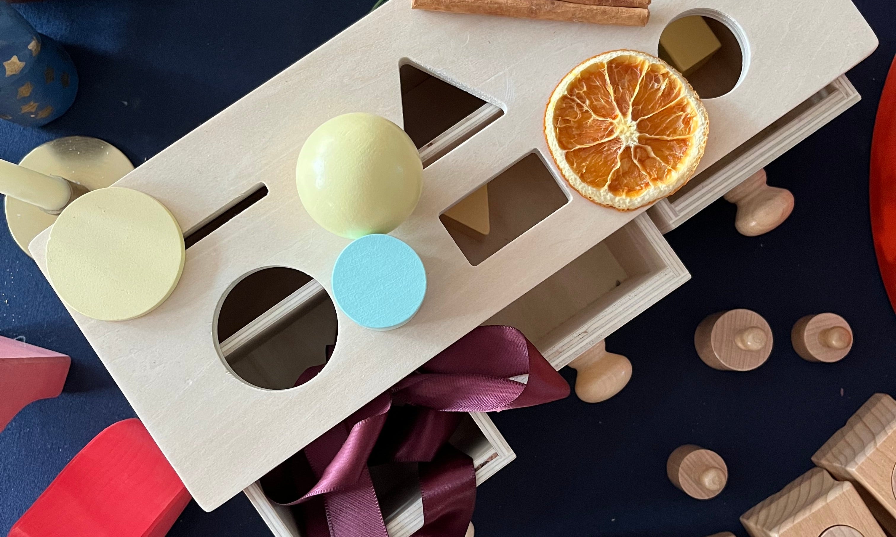 Montessori læringsmateriell | Lær med sansene