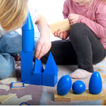 10 figurer i solid tre, 4 planformer og stativer til de runde formene